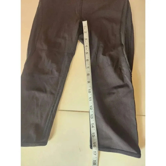 Lululemon Cropped Tights Black Mesh Sides Size 6 - Picture 8 of 8